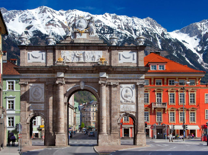 062_00000096597_Triumphpforte-in-Innsbruck_Oesterreich-Werbung_Julius-Silver_Schoene Aussichten Touristik